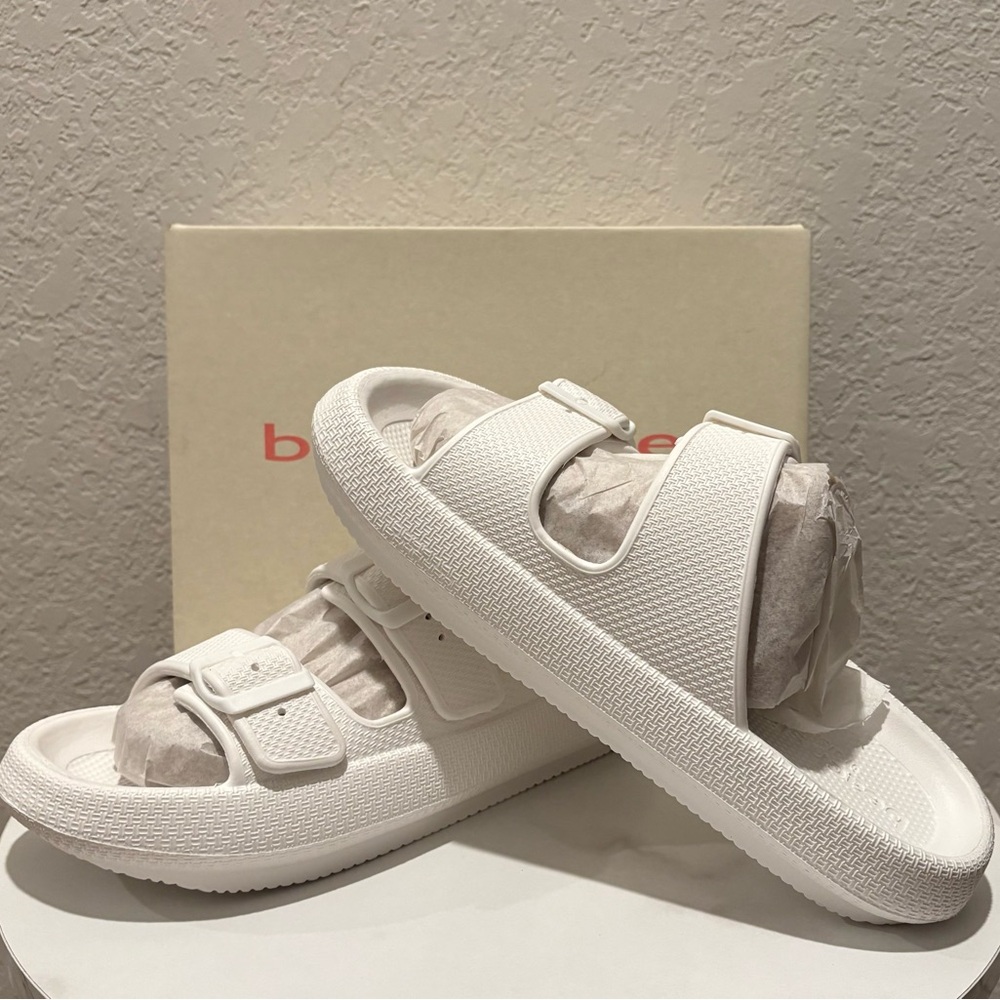 J/Slides Eva Socool White Slides Sandals Size 9 NWT